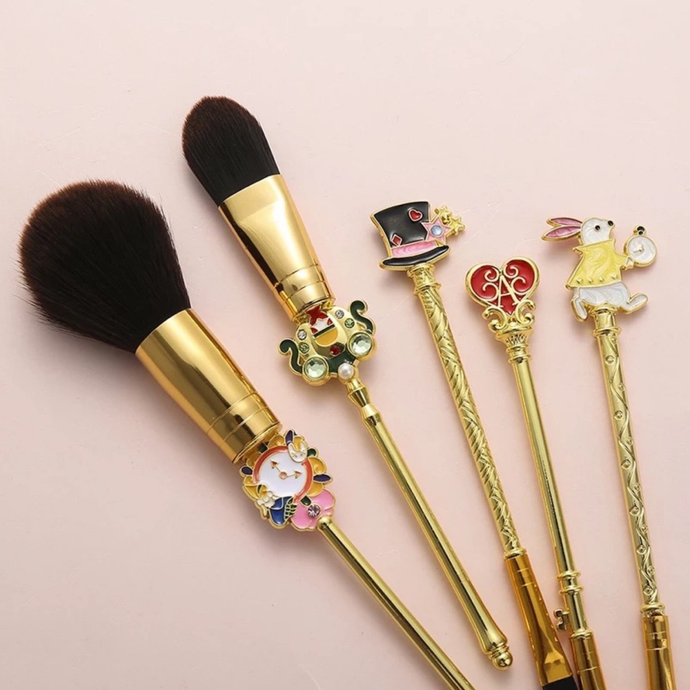 Alice in Wonderland Gold 5 Piece Makeup Brush Set - Picture 4 of 17